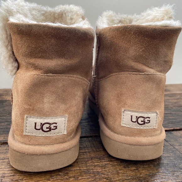 UGG Bailey Button - Picture 6 of 10